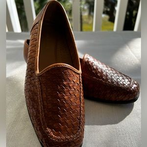 Never Worn St John’s Bay Brown Woven Loafers Size 7